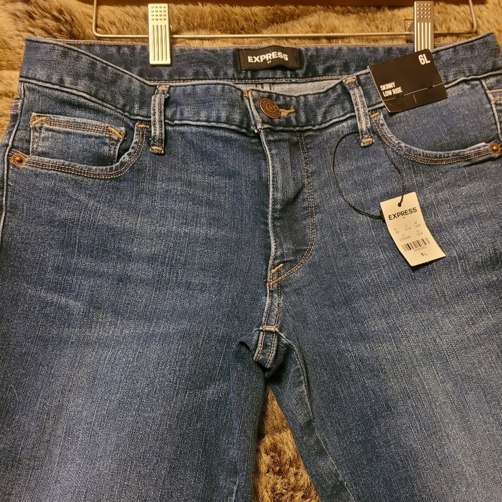 Express NWT size 6L skinny jeans